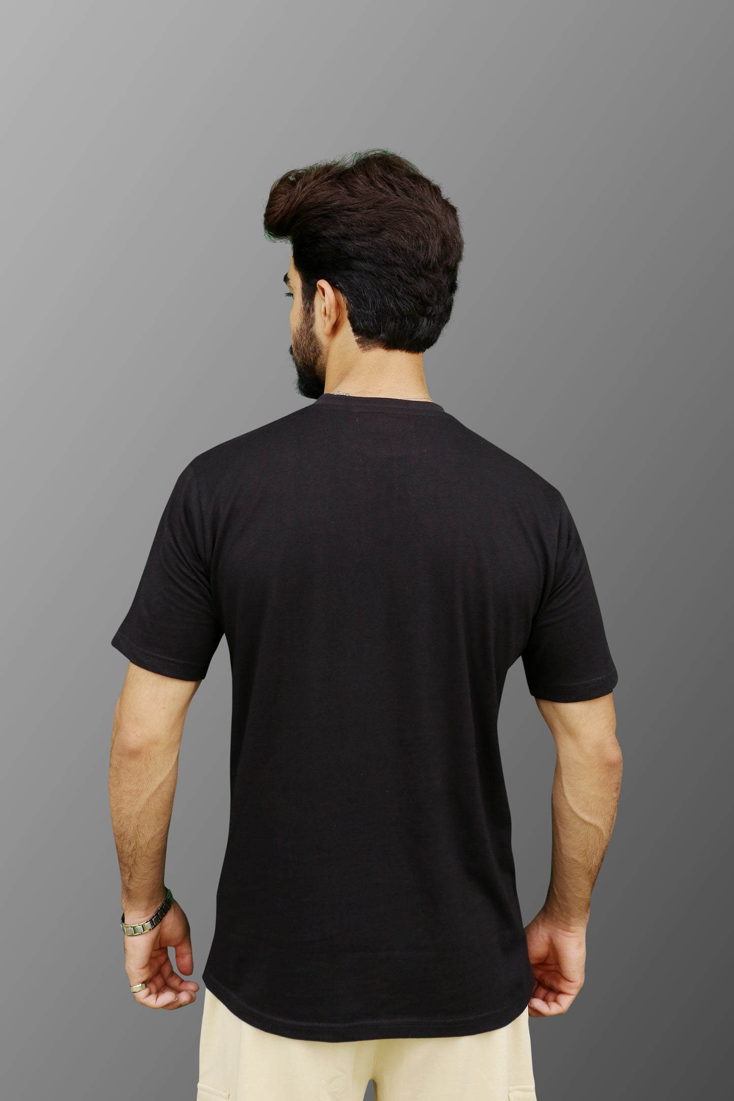 Regular T-Shirt in Jet Black - ZAZAAR