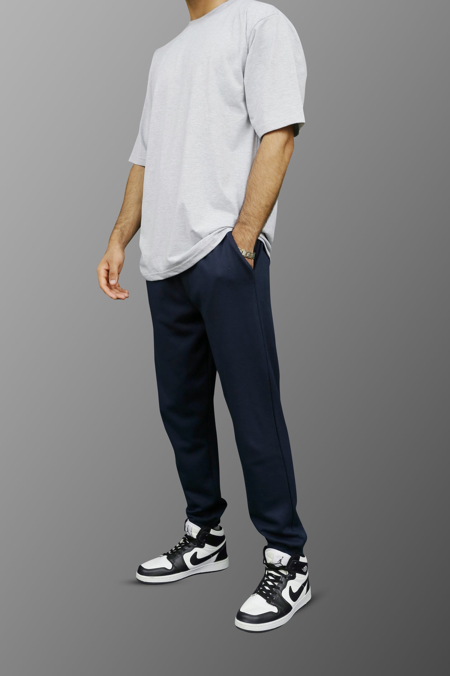 Regular Sweatpant in Navy - ZAZAAR