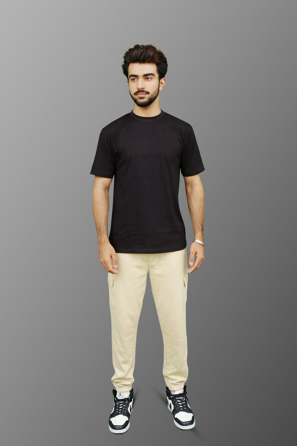 Regular T-Shirt in Jet Black - ZAZAAR