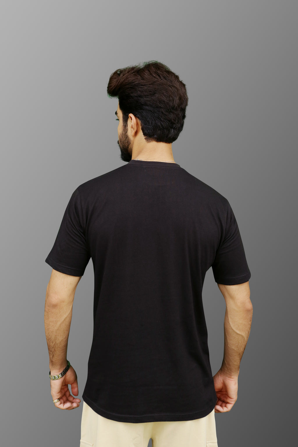 Regular T-Shirt in Jet Black - ZAZAAR