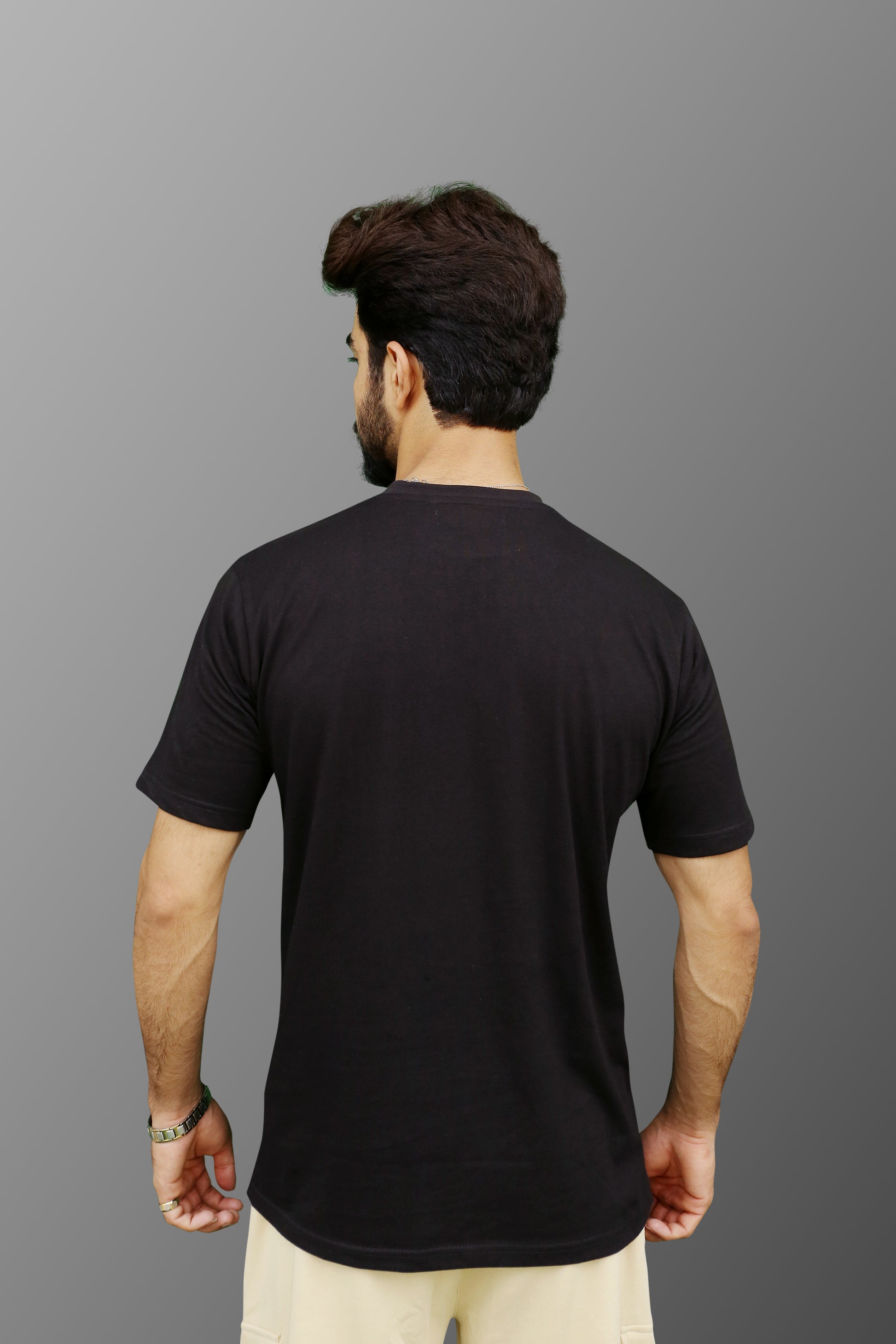 Regular T-Shirt in Jet Black - ZAZAAR