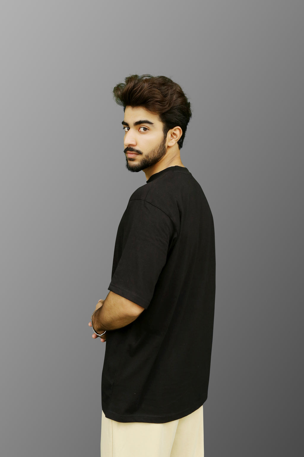 Oversized T-Shirt in Jet Black - ZAZAAR