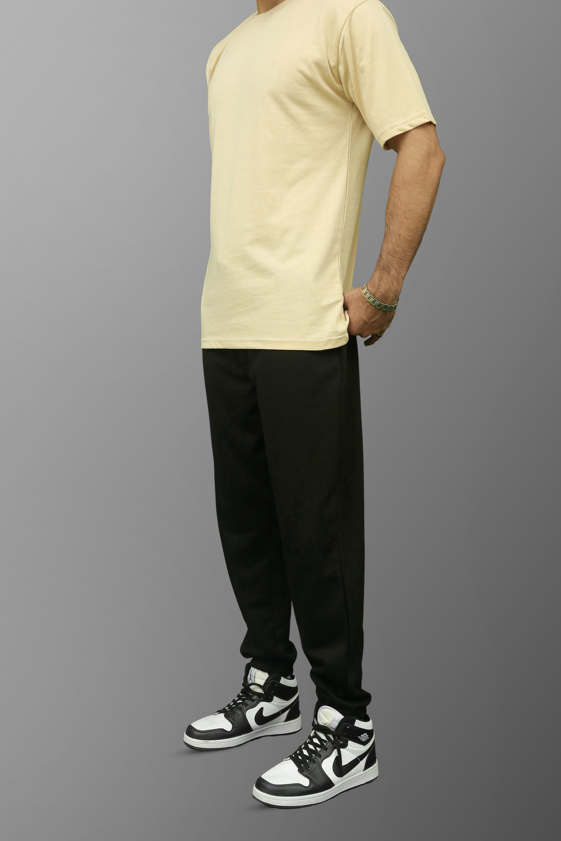 Regular Sweatpant in Jet Black - ZAZAAR