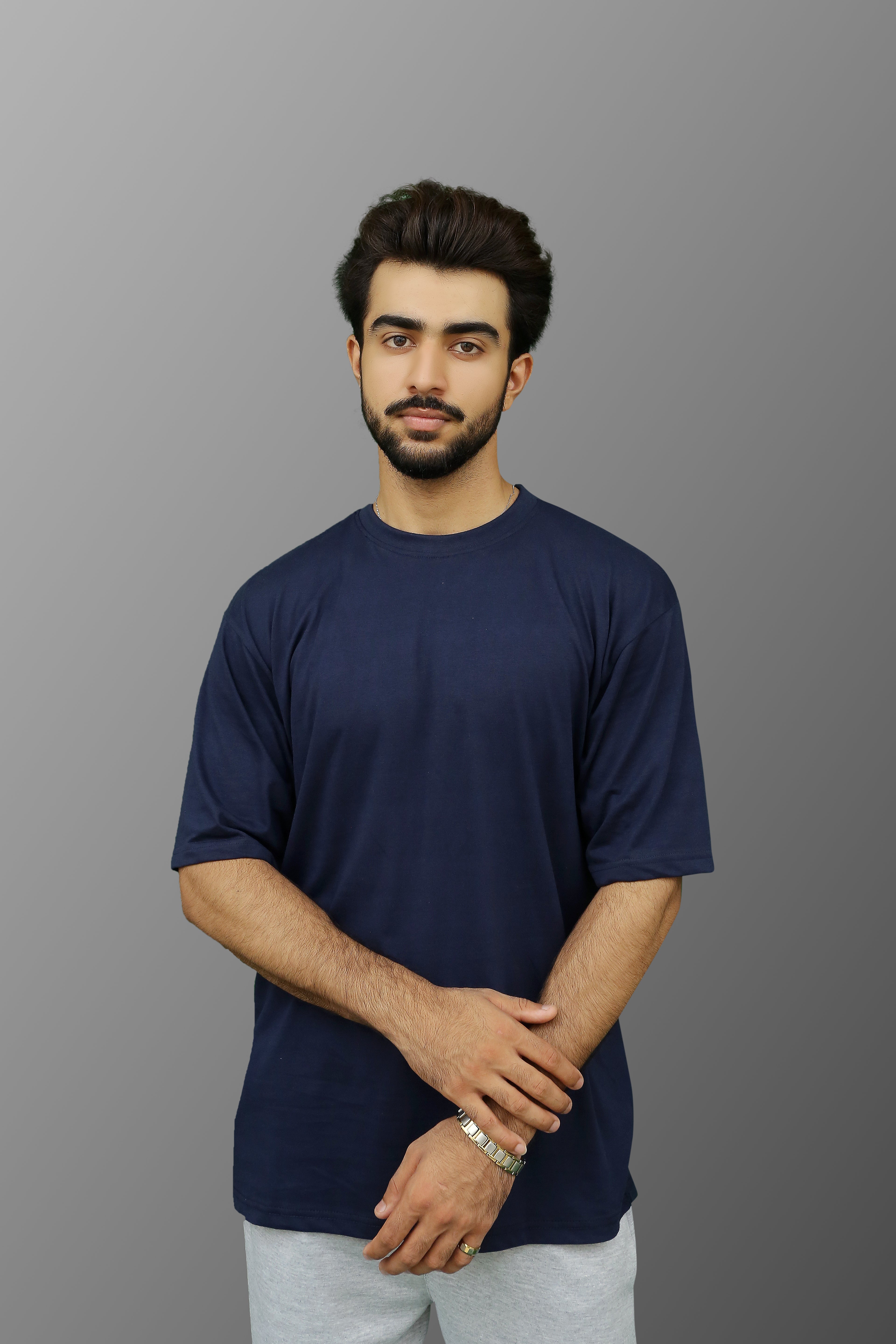 Oversized T-Shirt in Navy - ZAZAAR